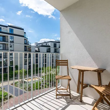 Apartment Karolina Executive - Standing Desk, Monitor & Garden View *
