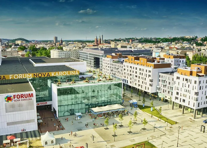 Apartment Karolina Executive - Standing Desk, Monitor & Garden View Ostrava